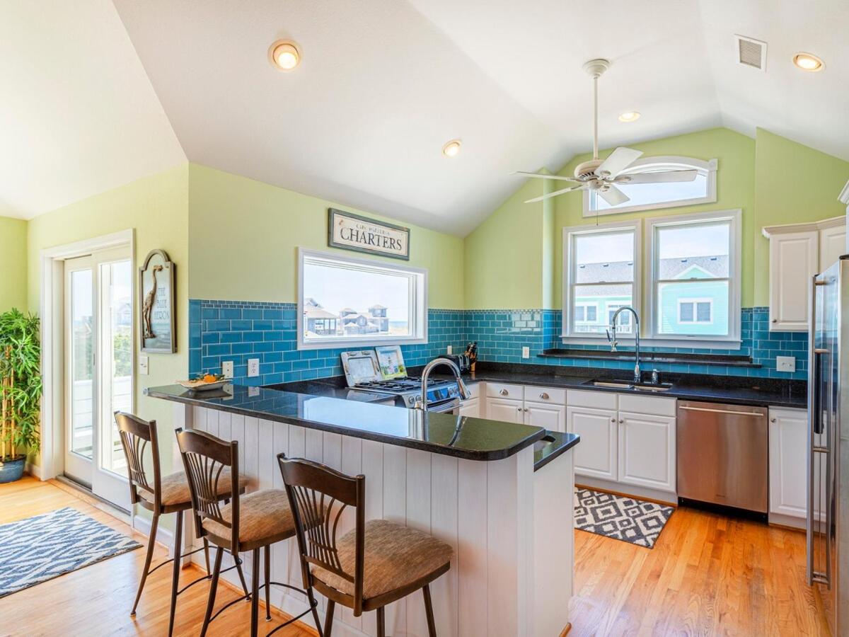Hatteras Escape, Hot Tub, Elevator, One Min to Beach - B&B Hatteras