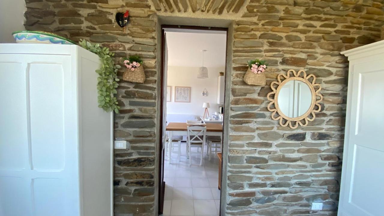 Casa con giardino, Wi-Fi e aria condizionata vicino alla Pelosa - Chambres d'hôtes Stintino