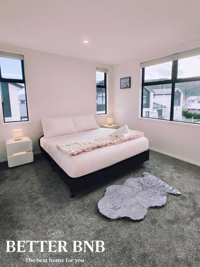 Modern & New • 3 Beds • 6 Guests - B&B Upper Hutt