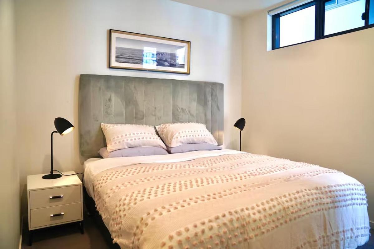 Convenient to ALL Urban Living by Private Host - B&B Brisbane