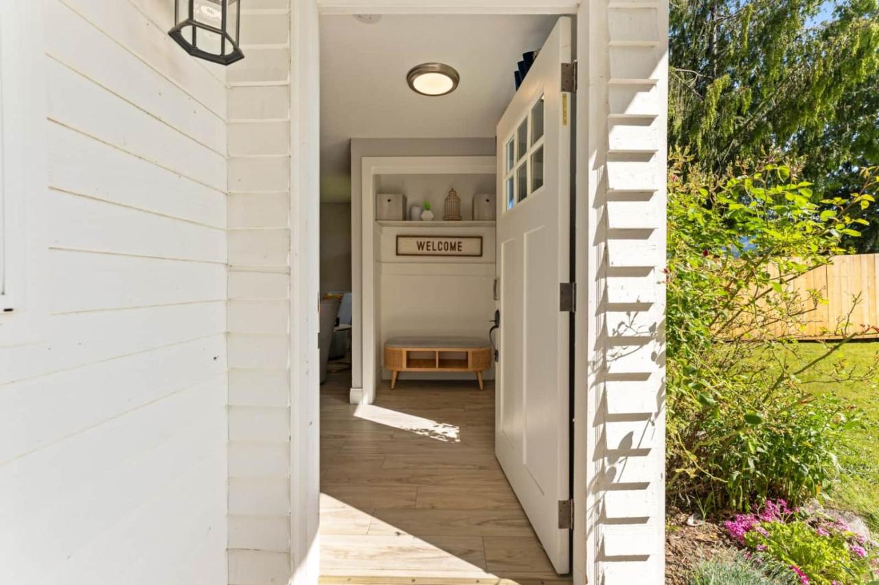 Ridge View Retreat with Mtn Views & Hot Tub - B&B Port Angeles