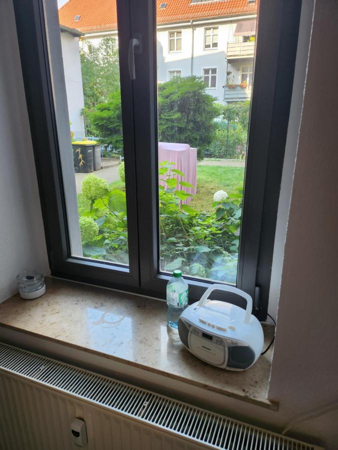 MD- FeWo, City, EG, Top in Preis- Leistung, Lage, Deluxe App mit 2 Schlafzimmer, Merkmale Qeensize Bett, Romantk DZ - Chambres d'hôtes Magdebourg