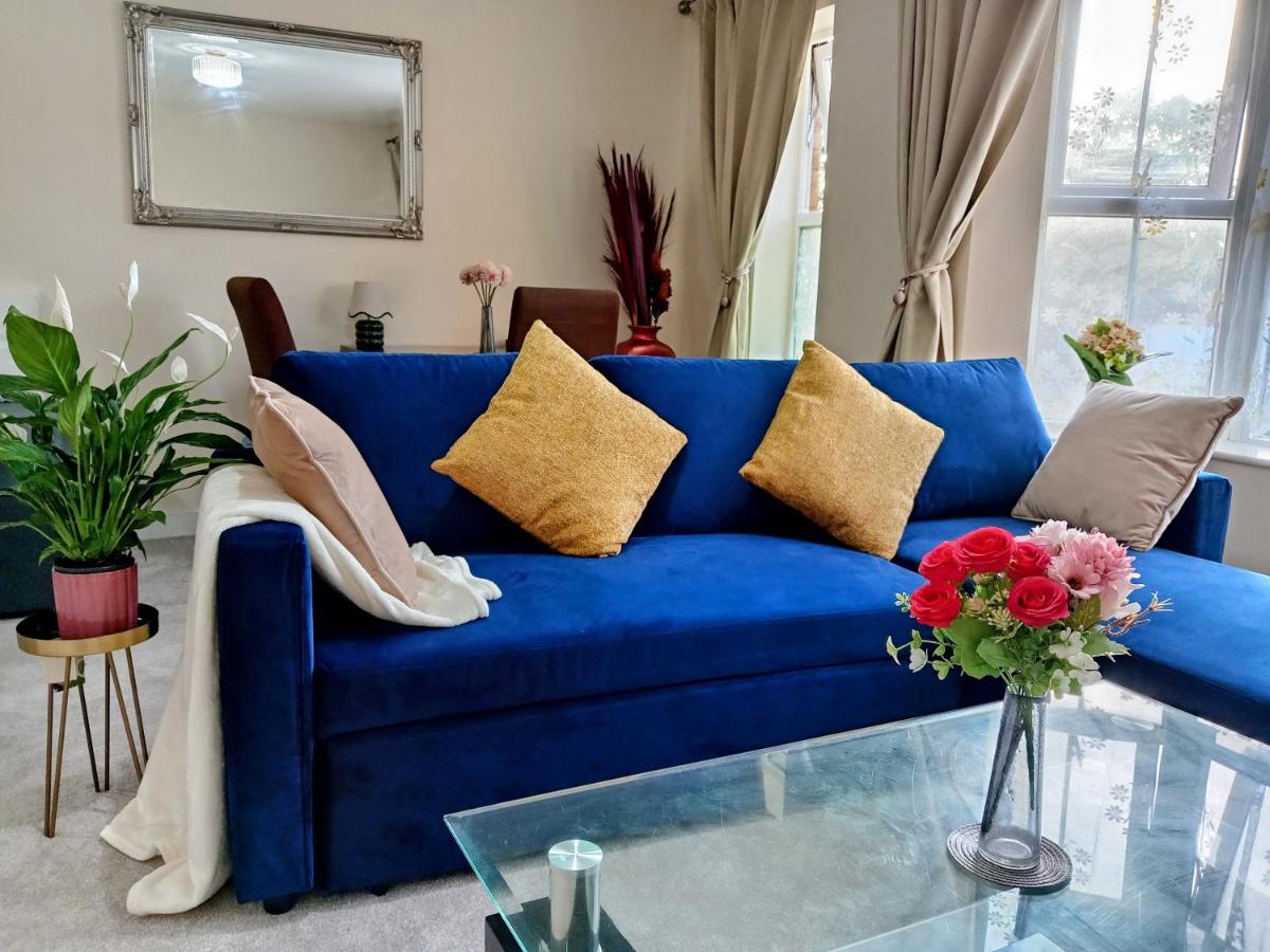 2 Bedrooms Flat in Surrey, 30 min to London - Chambres d'hôtes Woking