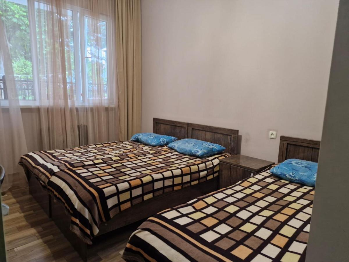 Guest House Guro kobuleti - B&B Kobuleti