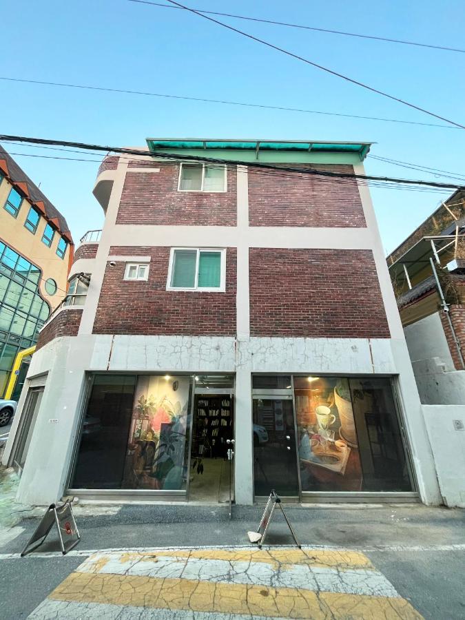 로쥬멍 절충안 - 대전 반려견 동반 아트 스테이 - B&B Daejung