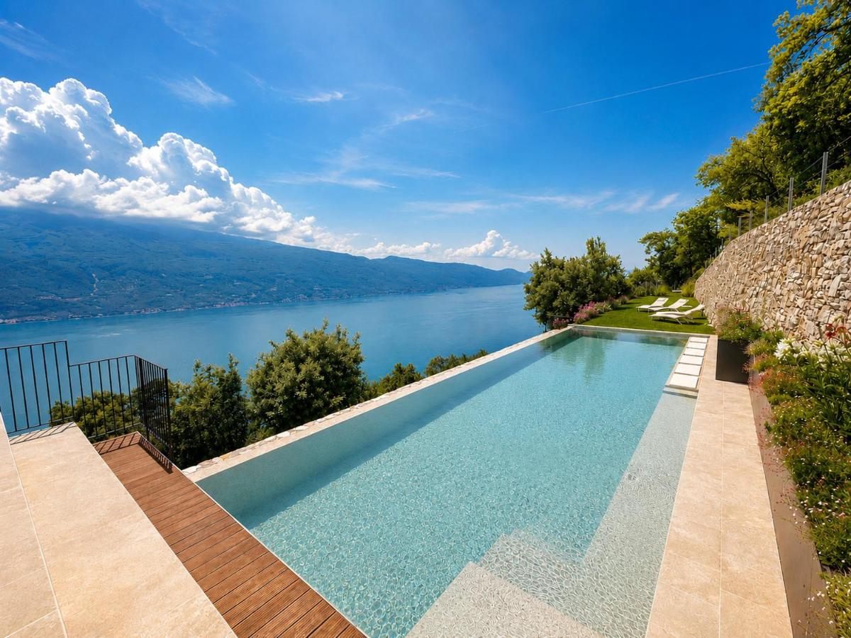 Villa Ethera - Iris Lake Escape by Theater Home - B&B Tignale