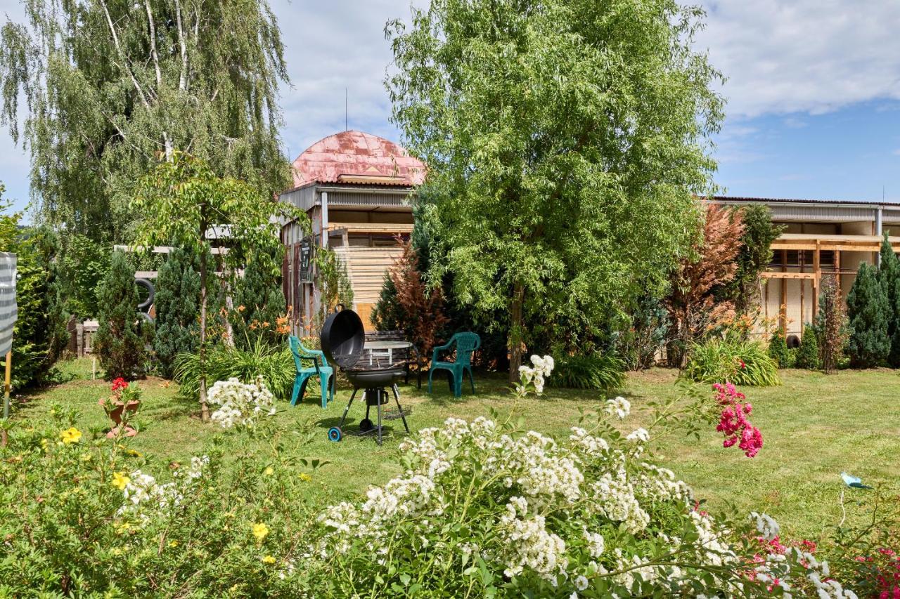 Apartmán v Podkrkonoší brána do Krkonoš a Adršpachu - B&B Trutnov