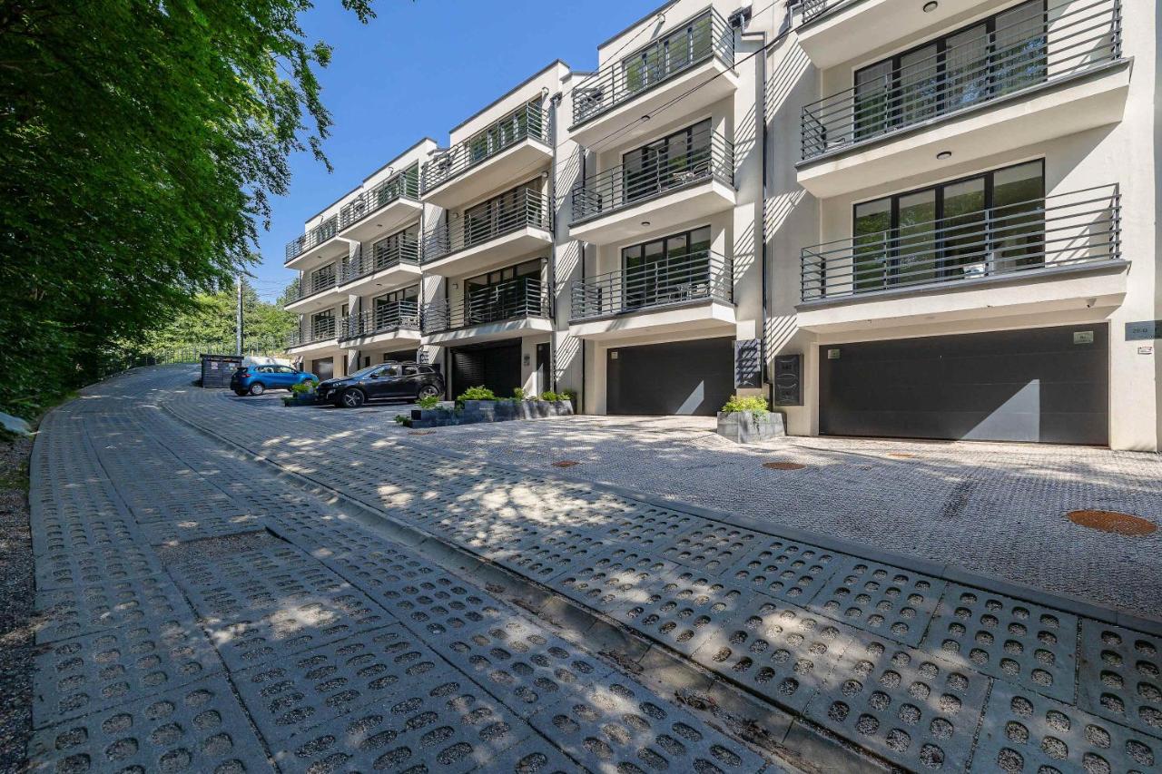 Nowoczesny Apartament w Szczyrku z Umeblowanym Balkonem by Noclegi Renters - Ferienwohnung Szczyrk