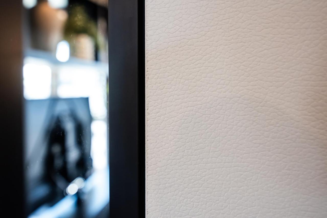 Apartament WHITE GLOVE Żurawie - Chambres d'hôtes Olsztyn