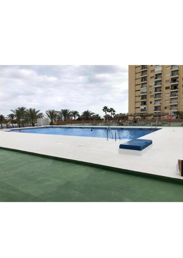 Bright apartment with sea view, Fuengirola, 50 m², pool - B&B Fuengirola