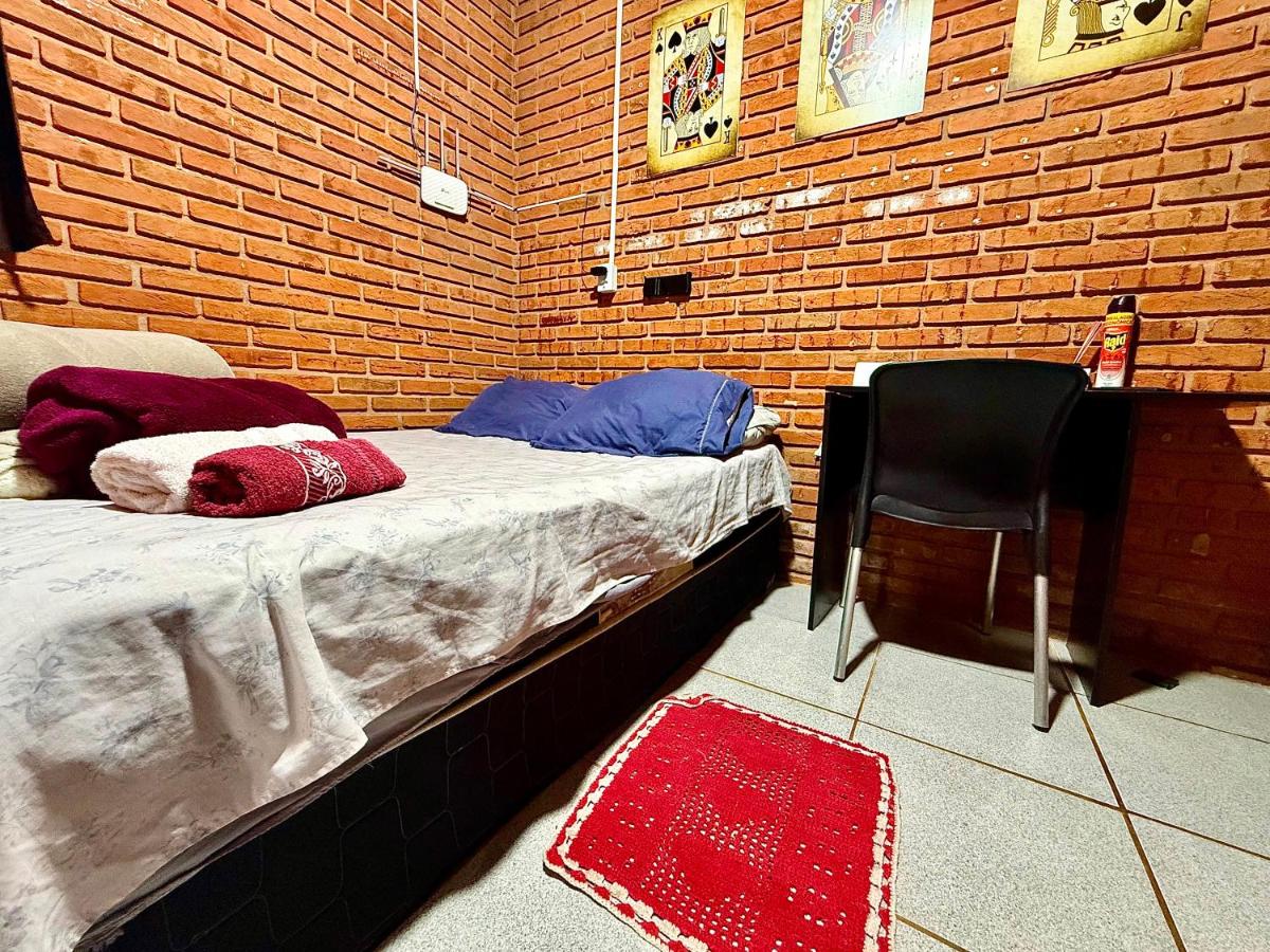 Quarto com Banheiro Privado no Centro de Botucatu - B&B Botucatu