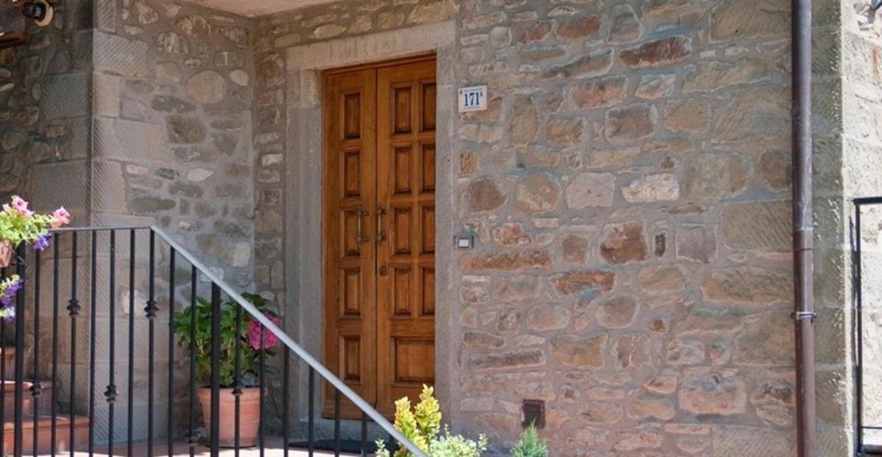Charming apartment in Caprese Michelangelo, shared pool. - B&B Arezzo