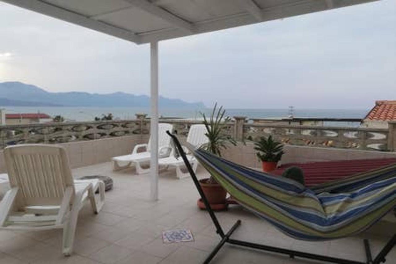Bright Apartment in Alcamo: 100 m² with Sea View - Chambres d'hôtes Alcamo