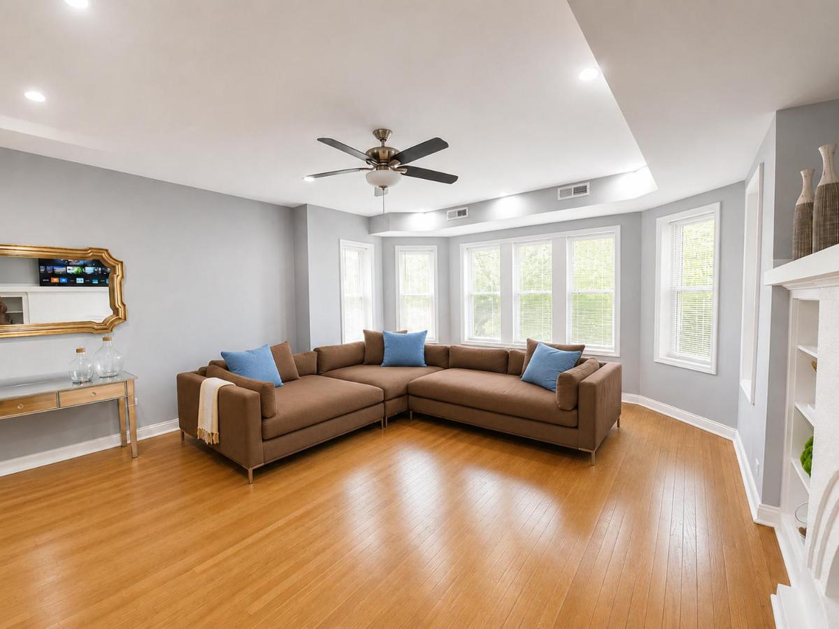 Beautiful Big 3 bedroom Quiet Apt near downtown - Bed and Breakfast Chicago
