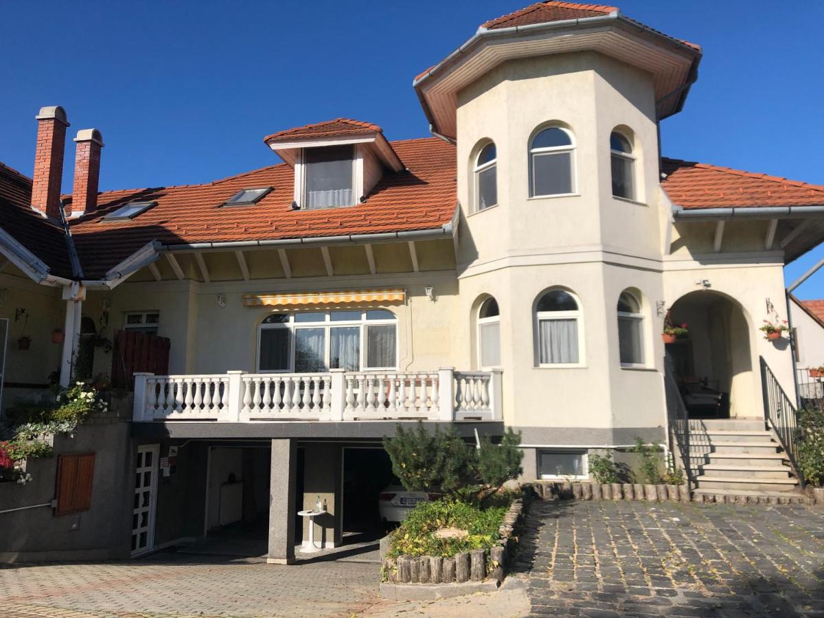 Kővágó Apartman - B&B Siófok