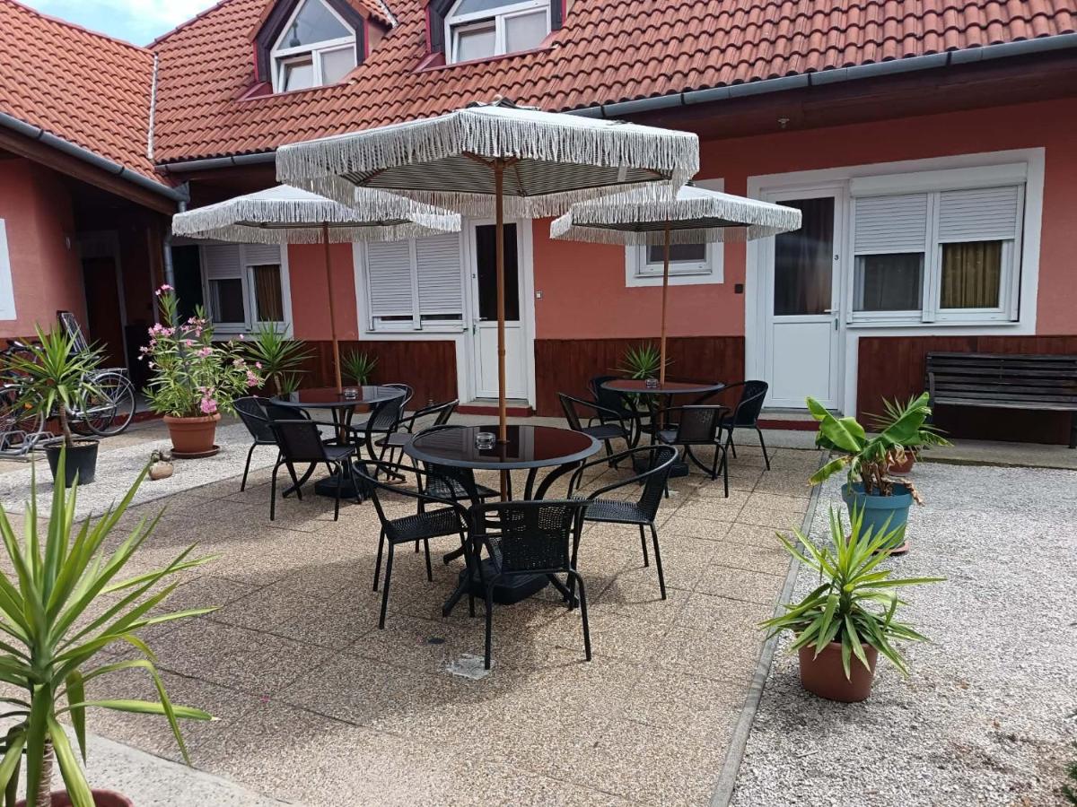 Basti Apartman - B&B Gyenesdiás