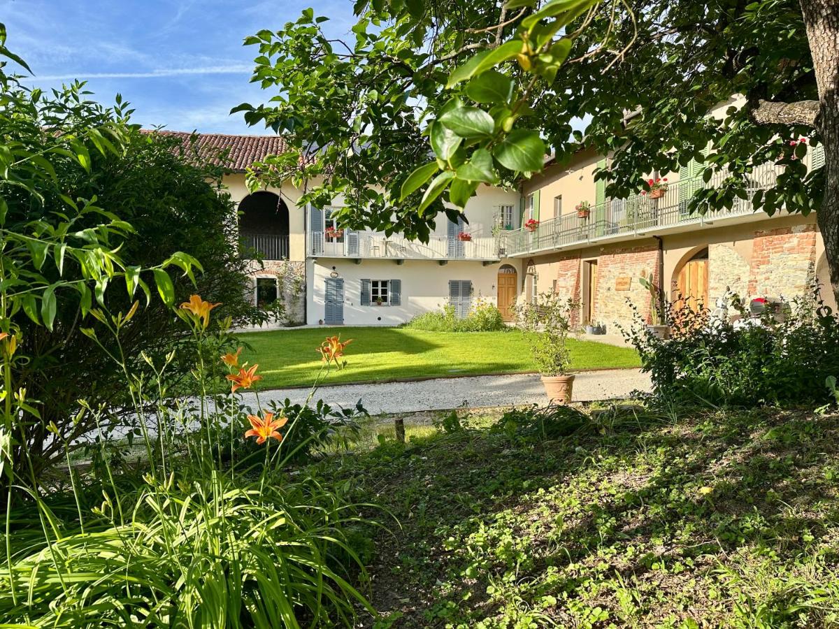 Cascina Piandamiane, Dimore di Langa - suite Elvira, country house nella natura delle Langhe - Chambres d'hôtes Rodello