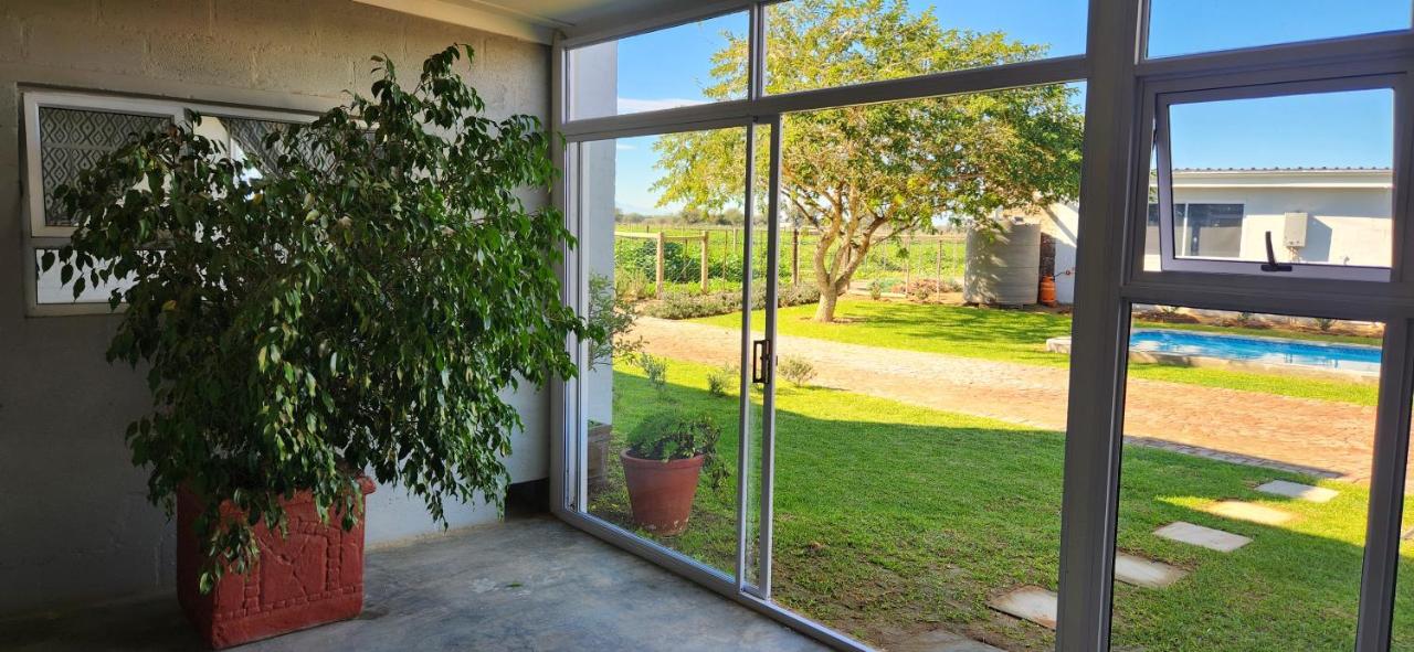 Volgenoeg Self Catering Family Unit - B&B Oudtshoorn