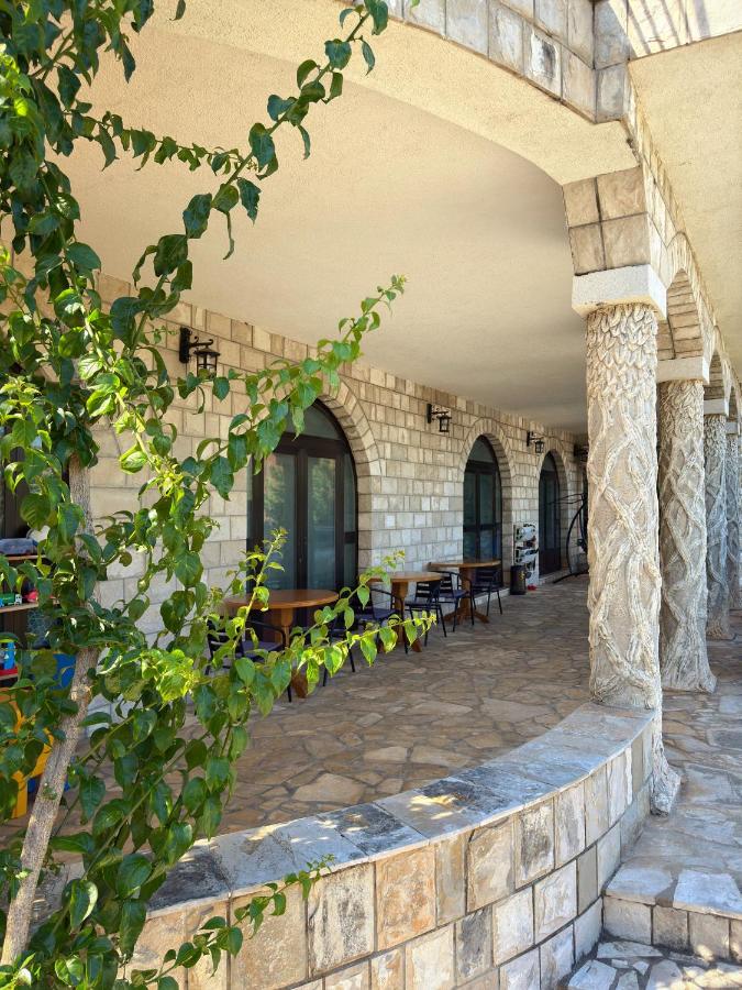 Apartment with swimming pool Bijela - B&B Bijela