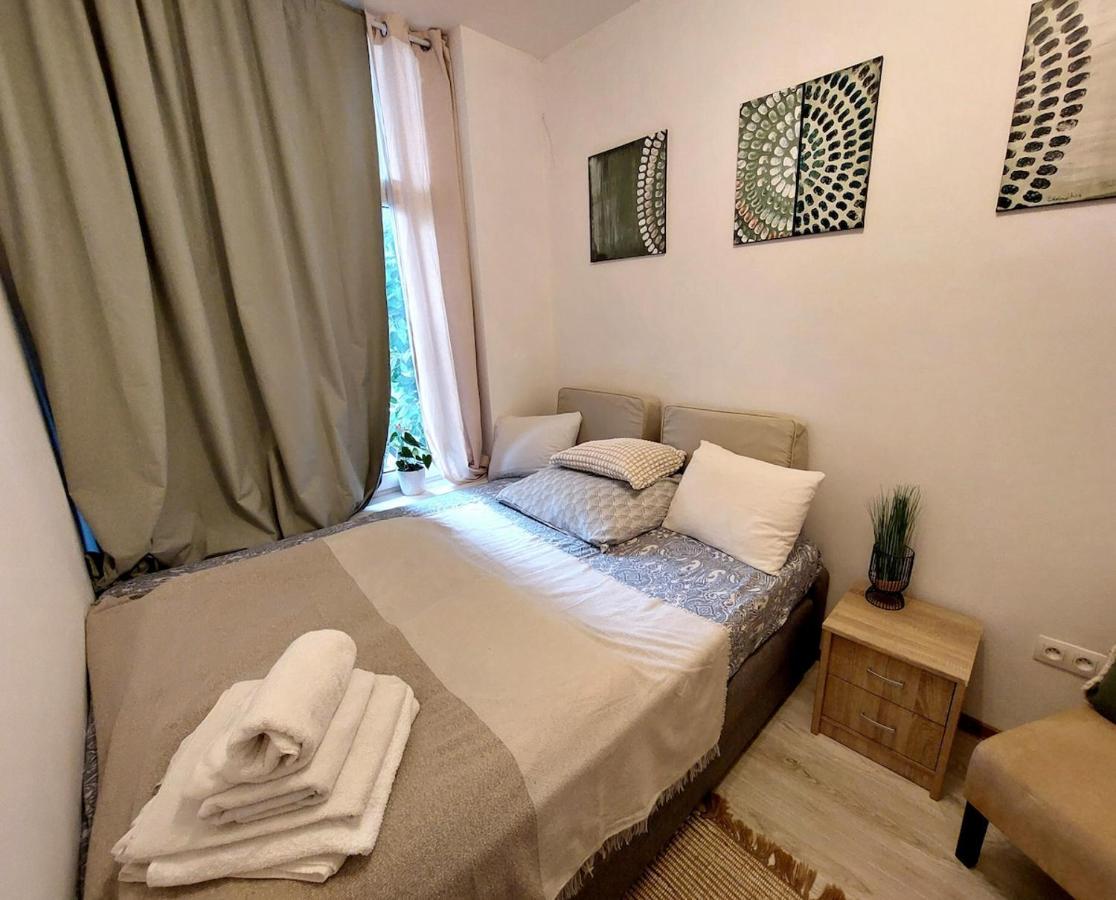 Green Apartment with Self-Check-In - B&B Bratislava