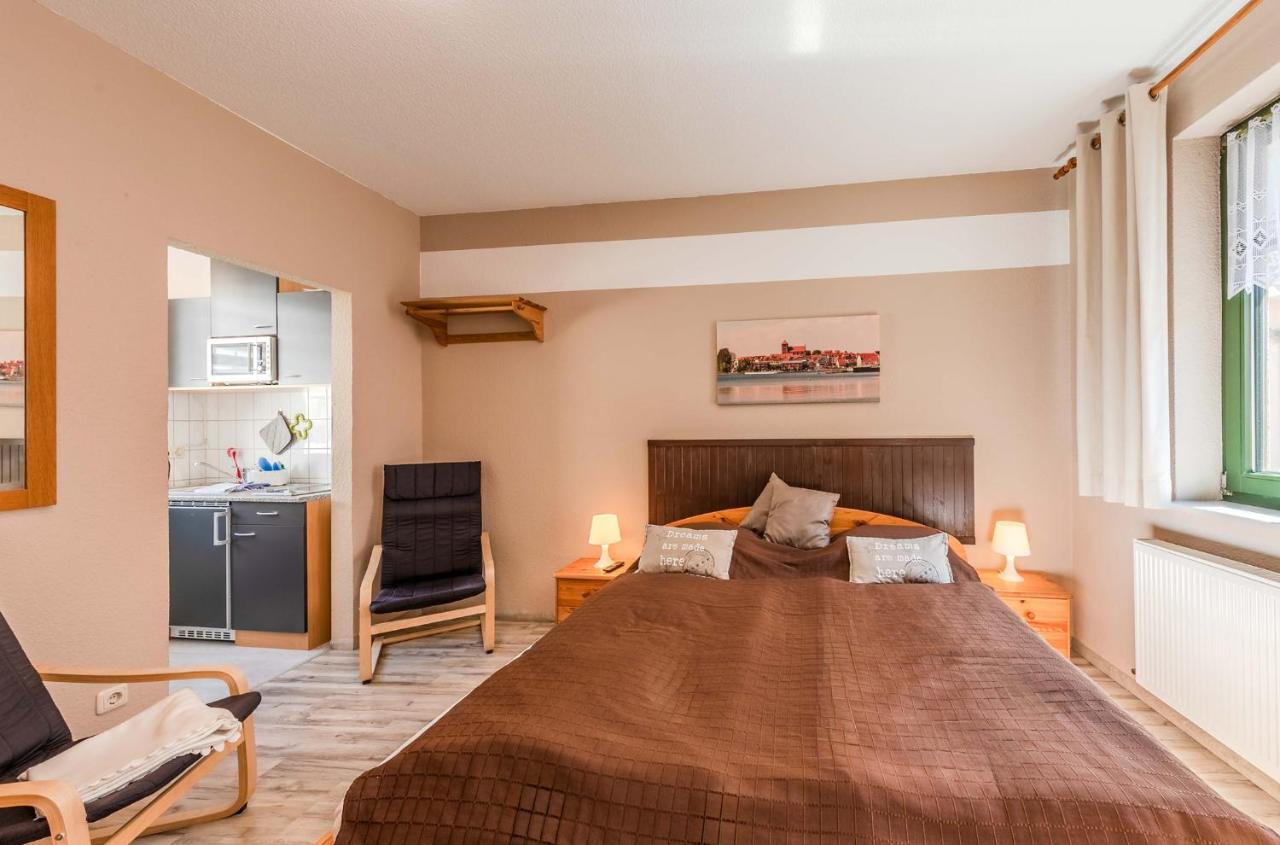 Am Müritzer Hafen App 2 - B&B Waren