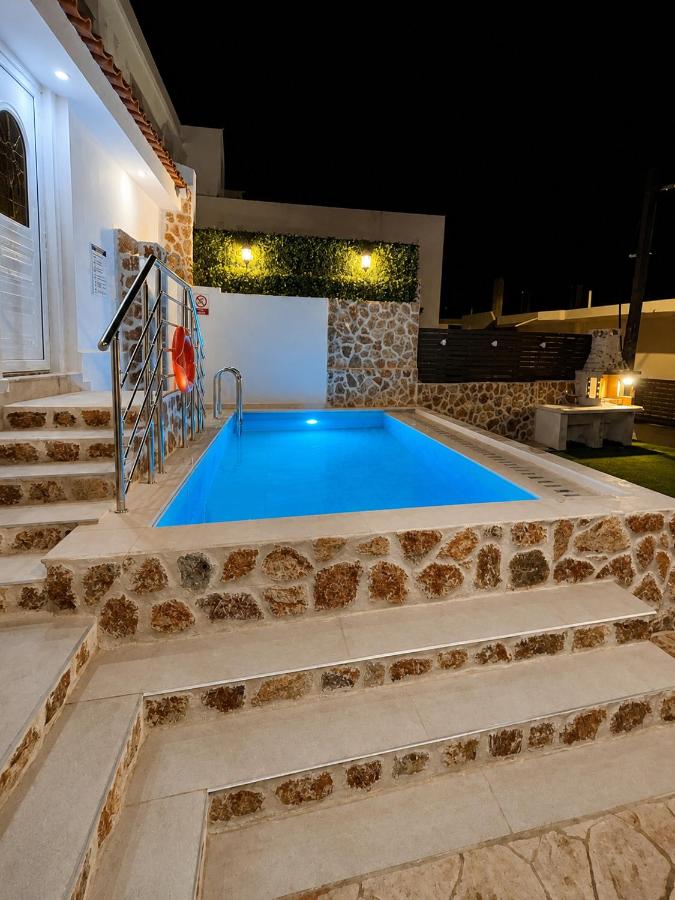 Katsaras Sunset & Pool House - Bed and Breakfast Kremastí