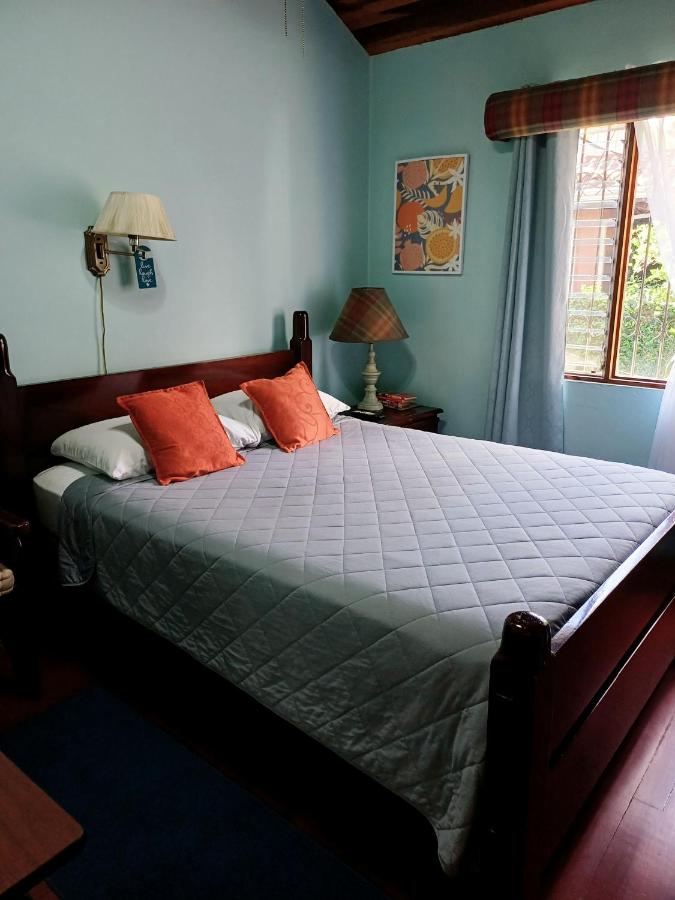 Zimmer mit Queensize-Bett