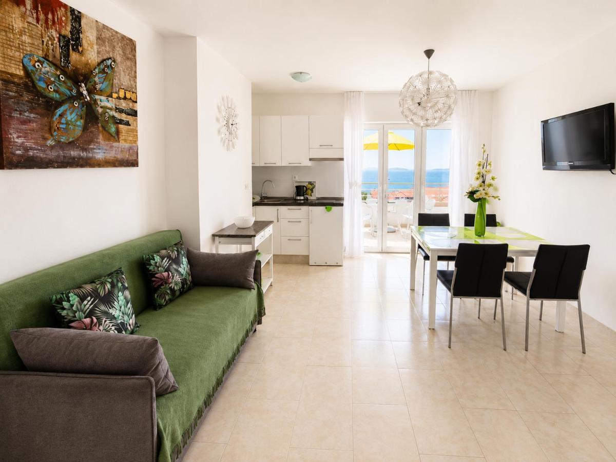 Appartement met 2 Slaapkamers, Balkon en Uitzicht op Zee