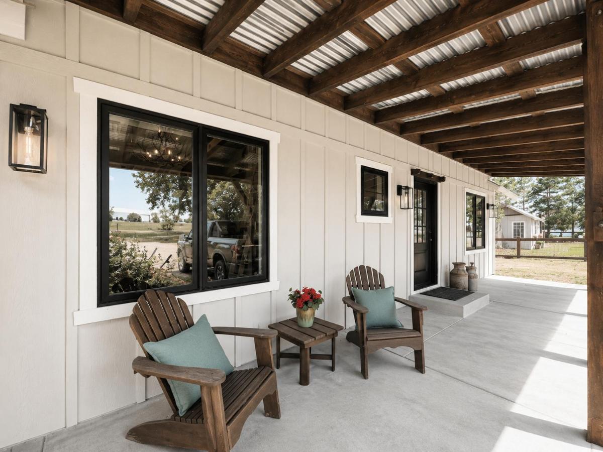 The Grain House at What The Farm - Bed and Breakfast Loveland