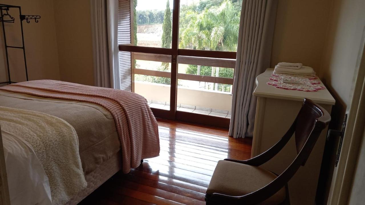 Sítio das Flores muito espaço e aconchego para reunir família e amigos - B&B Garibaldi