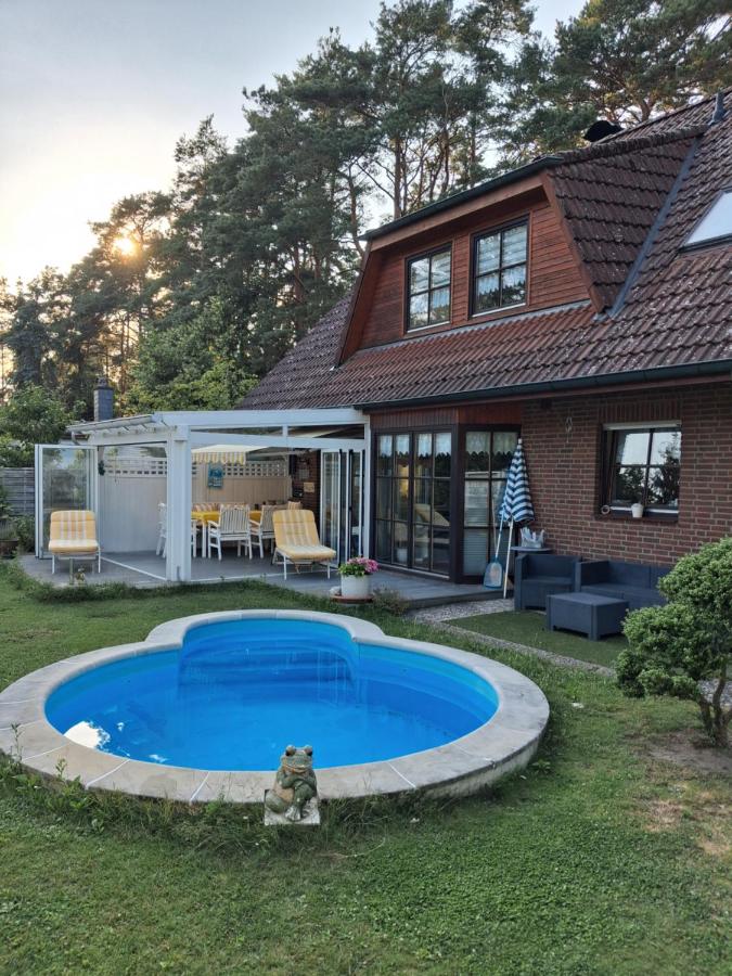 Idyllic Holiday Home with Pool, Sauna, and terrace near Steinhuder Meer - Chambres d'hôtes Rehburg-Loccum