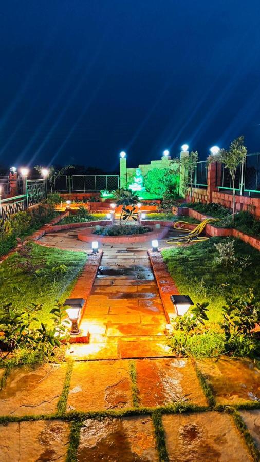 Snehdeep Villa, Konkan Trail - B&B Dāpoli