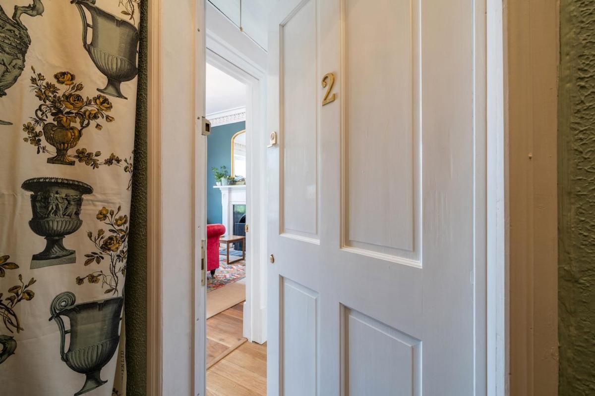 Stylish One Bedroom Apartment with Snug in Birnam - Chambres d'hôtes Birnam