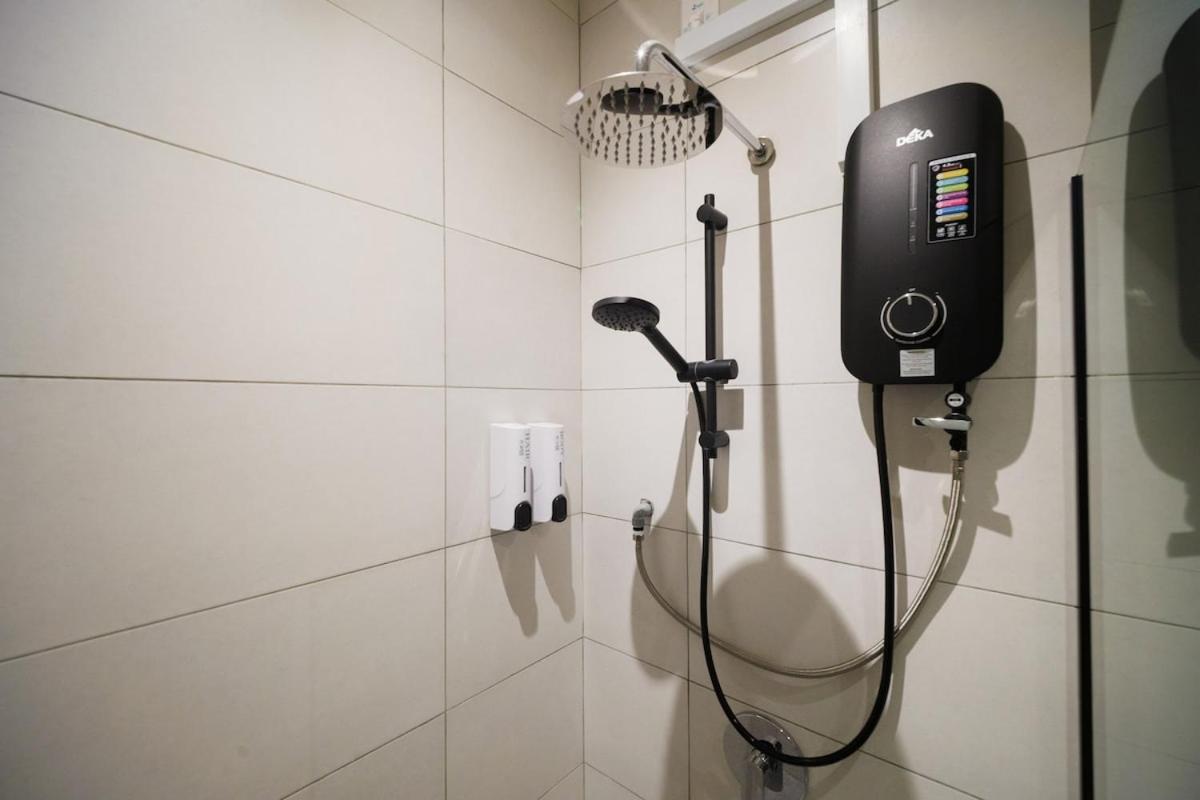 The Holiday Retreat 2BR1B 1-6pax Rooftop Pool - Meldrum Heights - B&B Johor Bahru