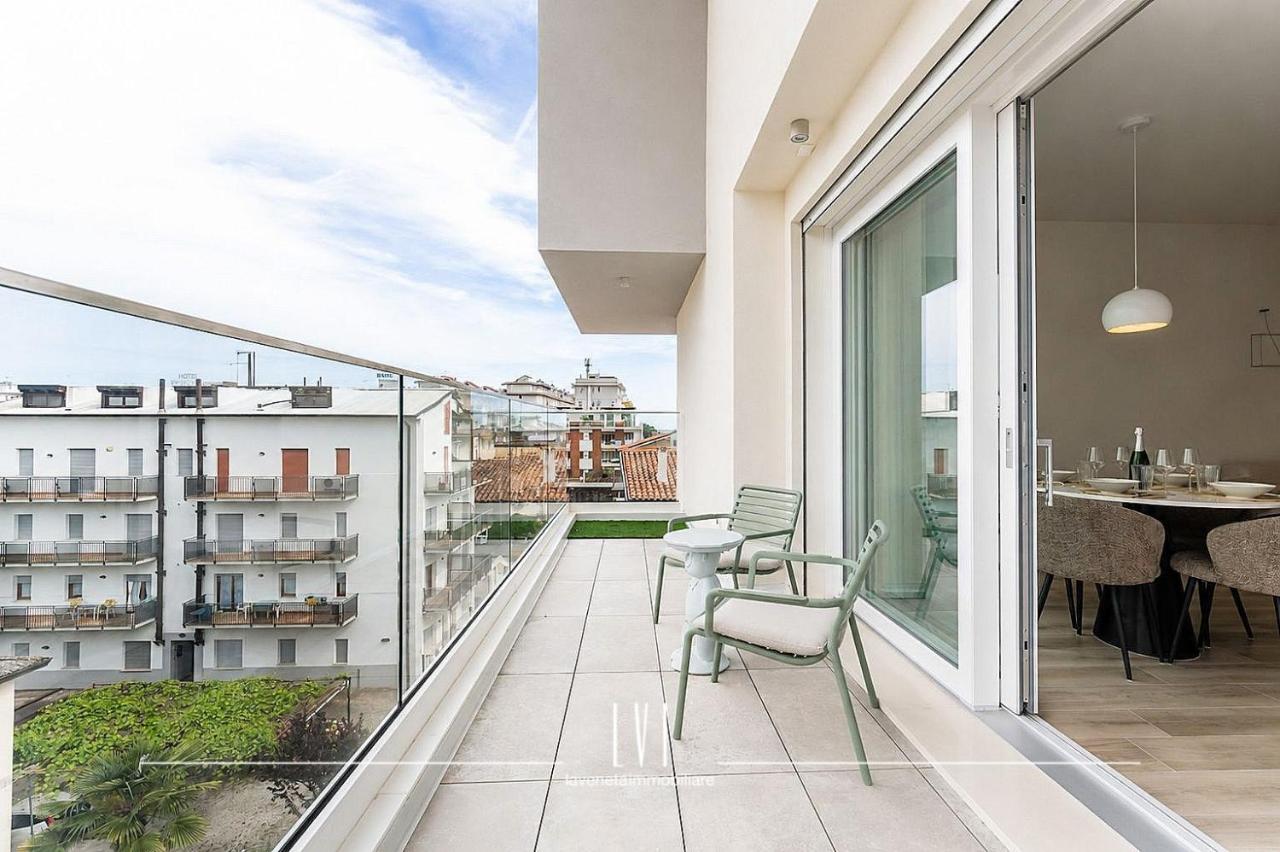 Be White - bilocale con posto spiaggia - Chambres d'hôtes Lido di Jesolo