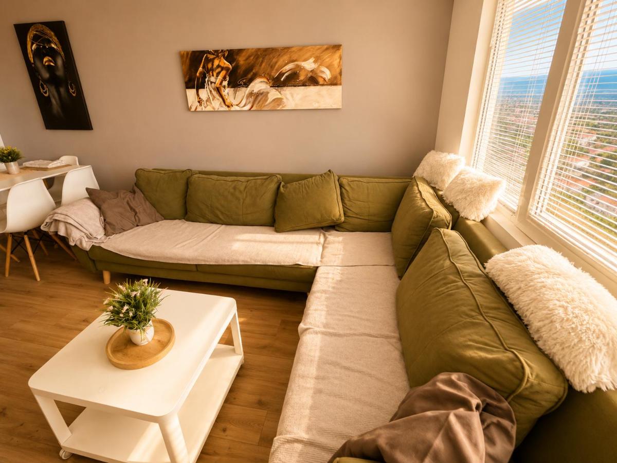 Modern Skyline Apartment with Free Parking Cevahir Sky City - B&B Skopje