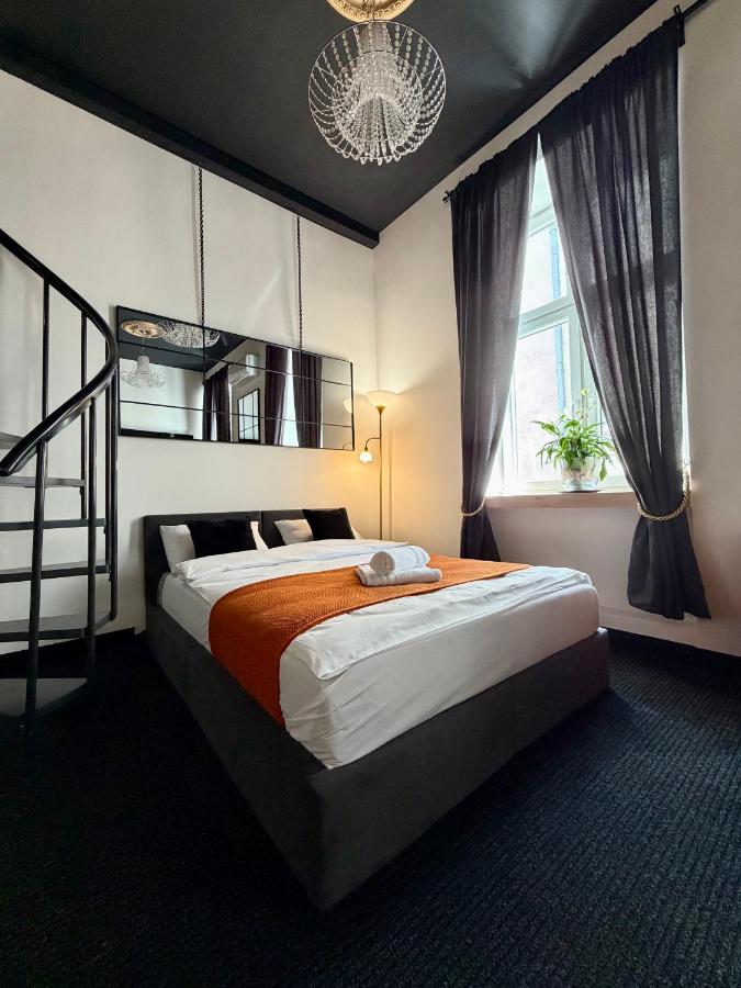 Designer Lofts Piotrkowska 92 - Chambres d'hôtes Łódź