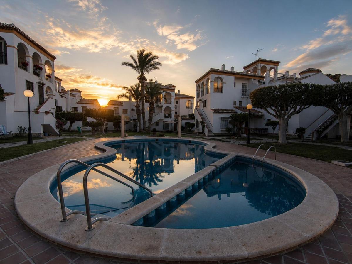 Playa Flamenca with Terrace - B&B Playa Flamenca