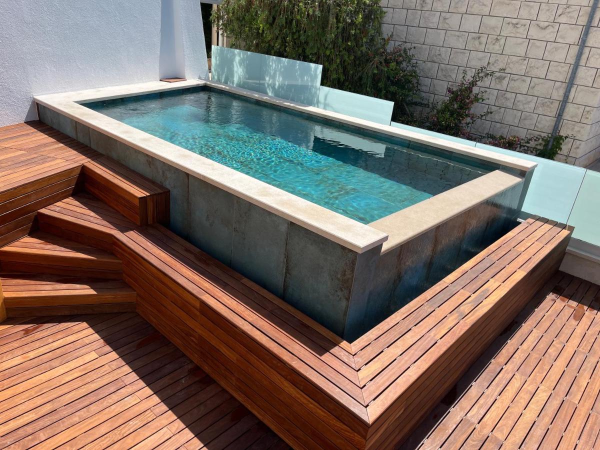 Appartamento su 2 Livelli con Terrazza e Vista Mare