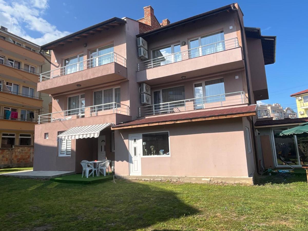 Борис - B&B Ravda