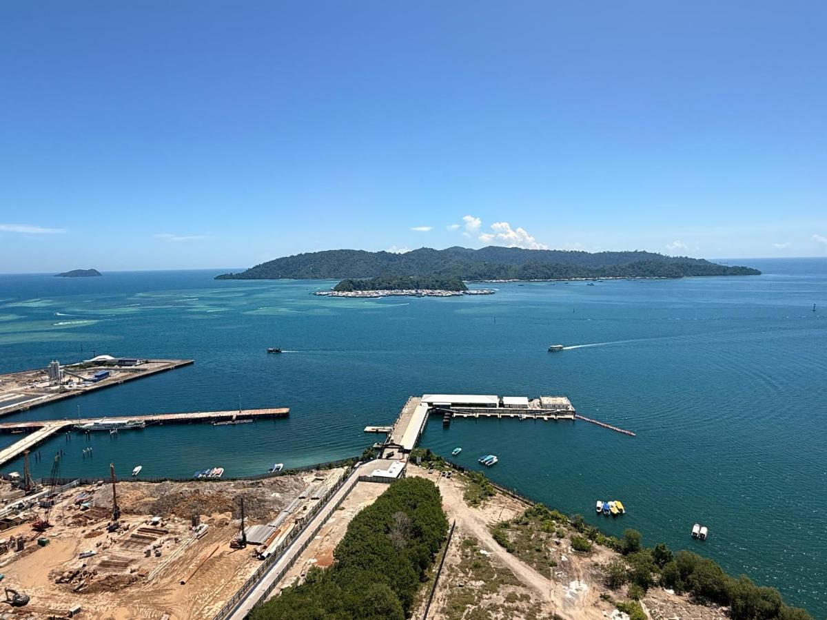 Jesselton Quay by Peach 2BR Seaview T2 High Floor - Ferienwohnung Kota Kinabalu