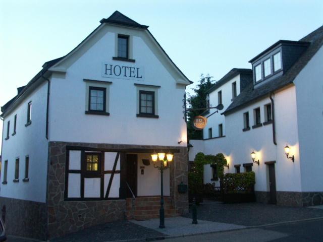 B&B Koblenz - Hotel Restaurant Zur Pfanne - Bed and Breakfast Koblenz