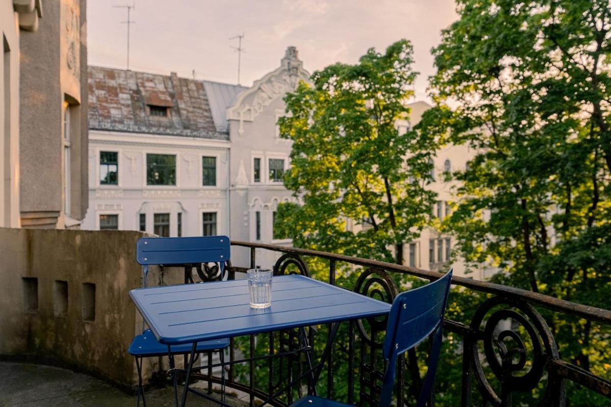 Art Noveau Gem with Balcony - B&B Riga