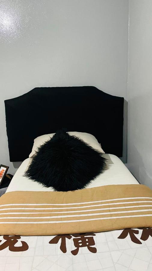 52Golfcourseview guest house - B&B Pimville