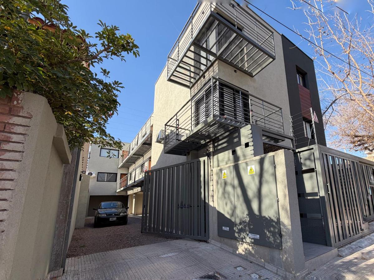 Departamento a Estrenar con Vista a la Montaña - 2 Dormitorios y Cochera - Ferienwohnung Mendoza