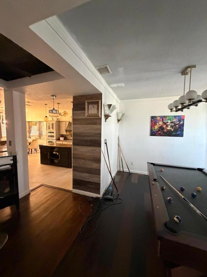 Cozy Modern Home - B&B Mesquite