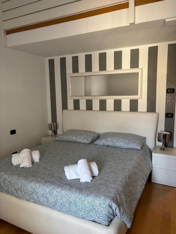 White Residence Apartment By Immobilux - Chambres d'hôtes Riva del Garda