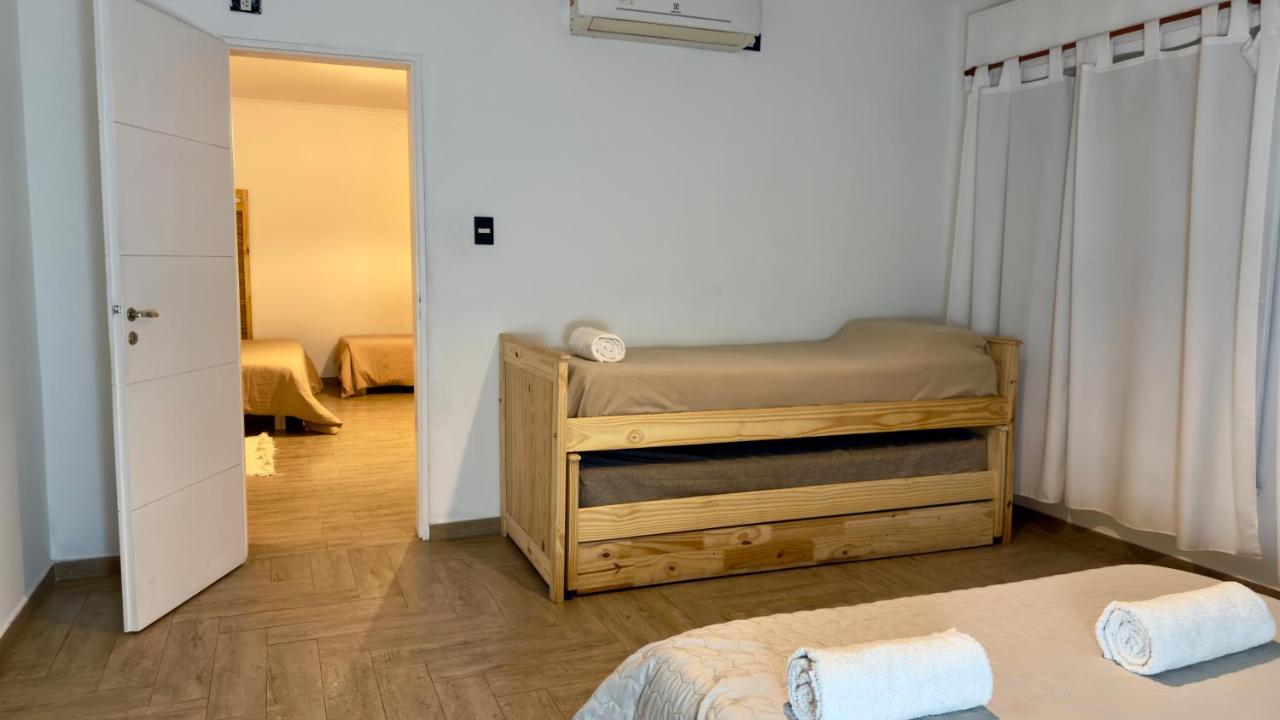 Travel Suites MG Céntrico - Airport 15 min - Clínica MG - Parking Ezeiza - Chambres d'hôtes Monte Grande