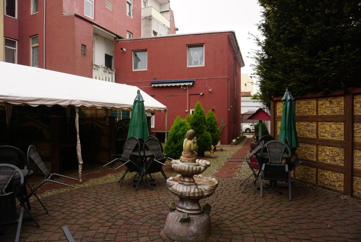 XXL apartment with private beer garden & pizza oven! - B&B Bremerhaven