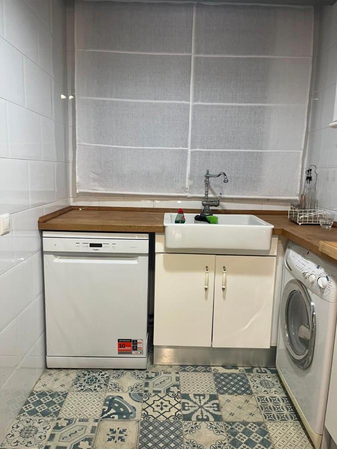 Bajo con terraza privada con acceso directo a la piscina - B&B Sant Carles de la Ràpita